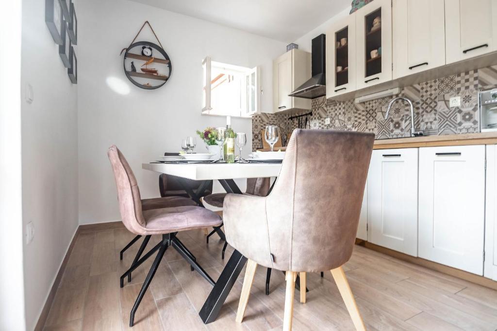 Amfora tourist agency